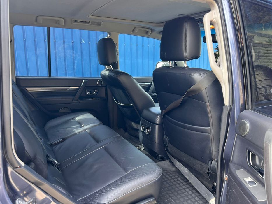 Mitsubishi Pajero Wagon 4