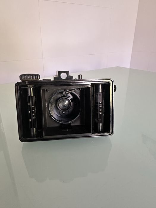 Câmera analógica 6X6 Pouva Start