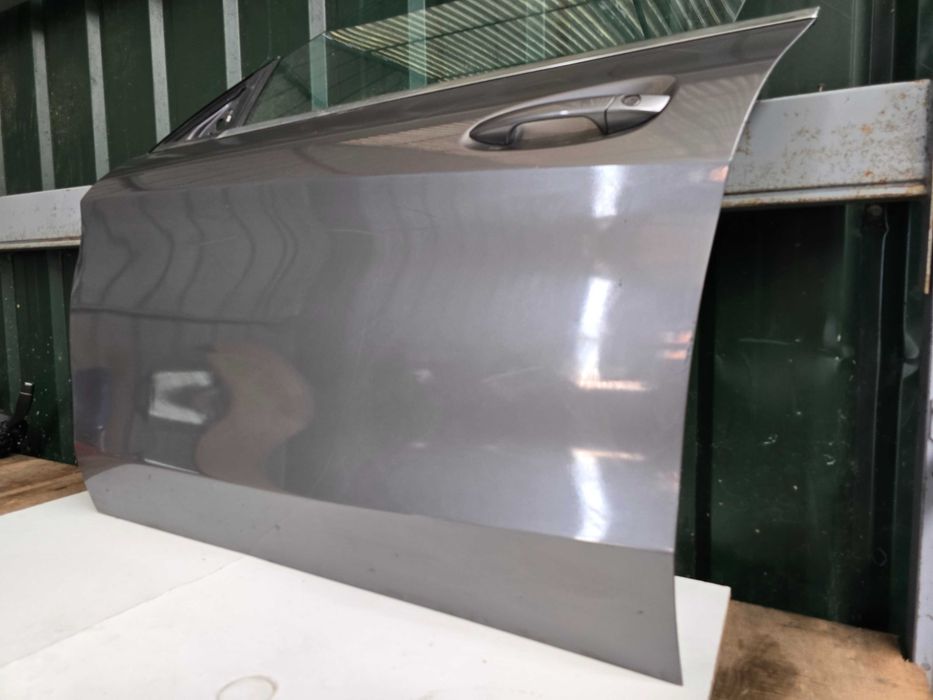 Porta frente esquerda Mercedes CLA W117 (2013 a 2019)