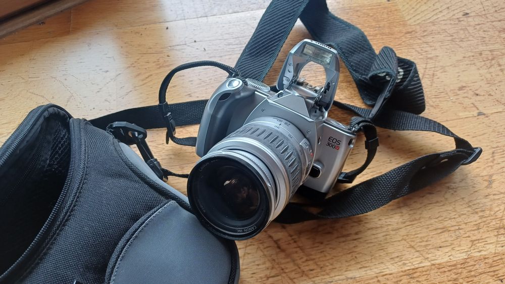 Máquina fotográfica  Canon EOS 300v