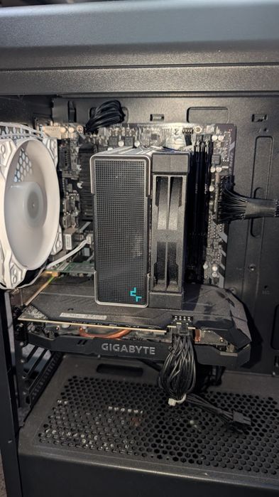 AMD Ryzen 5 5600 + Материнка Gigabyt+ башка