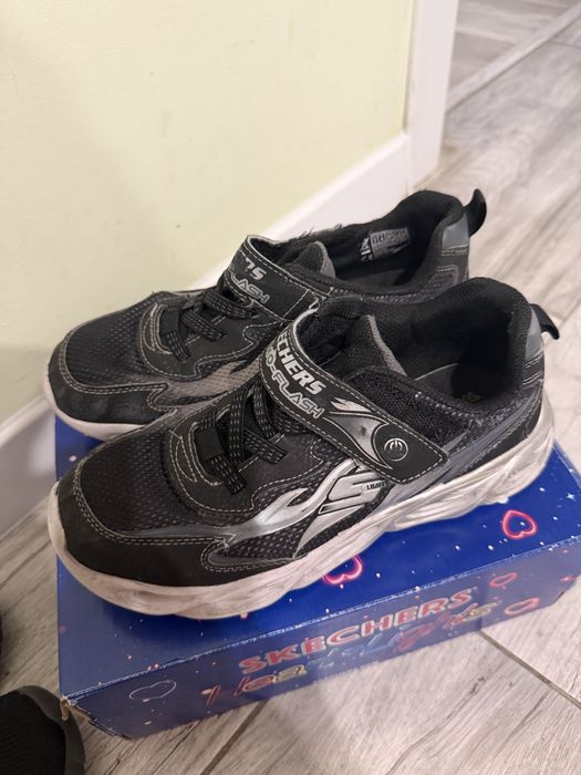 Кросівки skechers 36