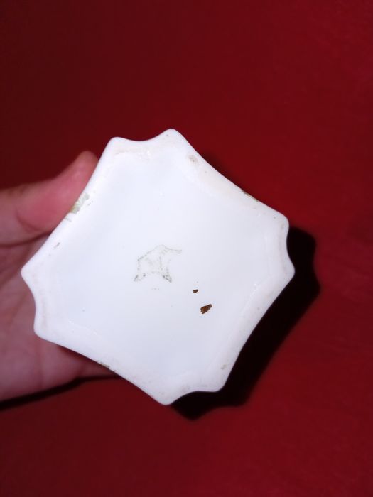 ARTIBUS - Frasco antigo em porcelana