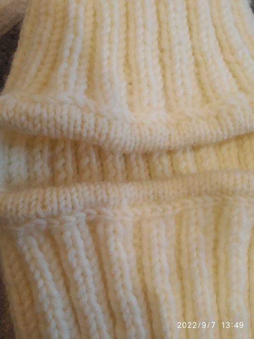 Балаклава женская осень-зима молочного цвета