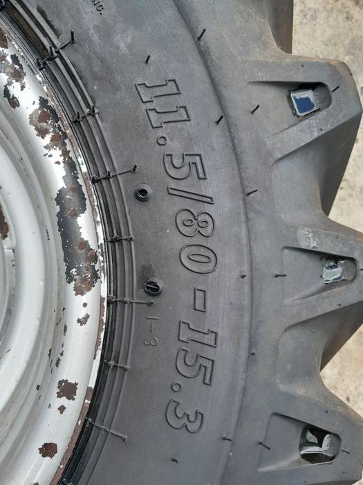 Koło 11.5 - 15.3 BKT Kompletne koło