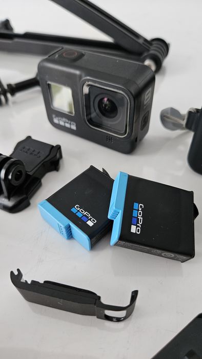 GoPro Hero8 Black + 2 baterie + akcesoria