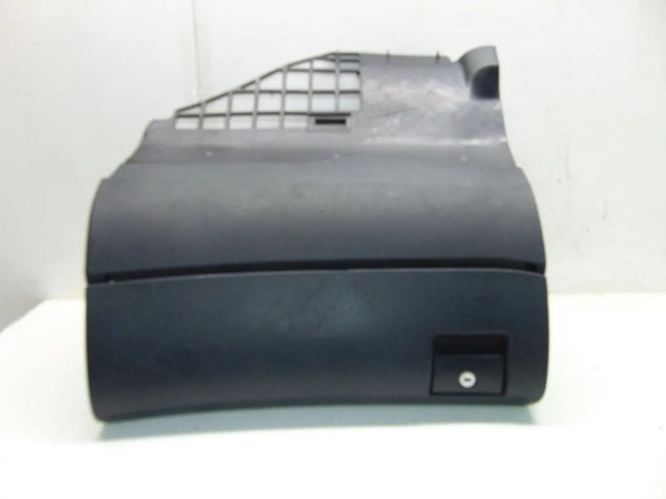 Audi A4 porta luvas " nova de stock antigo