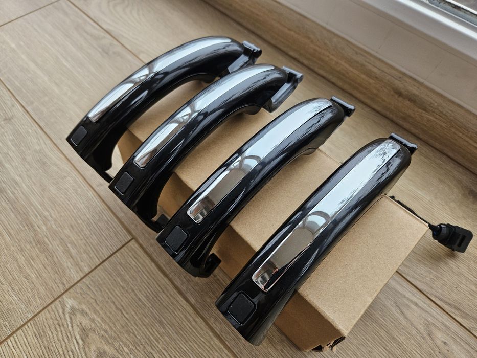 Дверные ручки Audi Q7 keyless, внешние 4L0837205A
4L0837205B 
4L083720