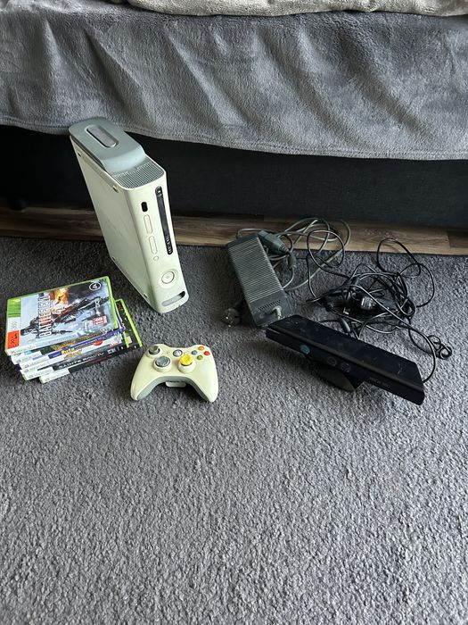 Xbox 360 HDD 60GB Kinect pad i gry