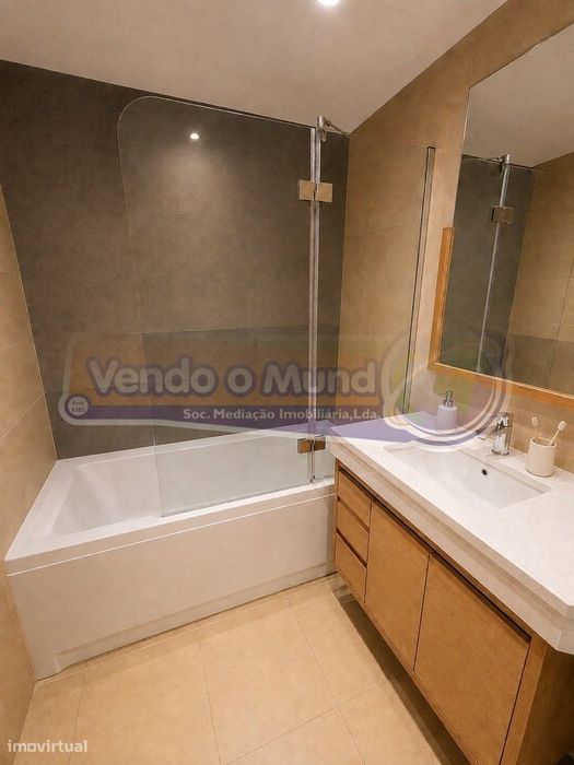 Apartamento T2 em Loures (LXLR045)