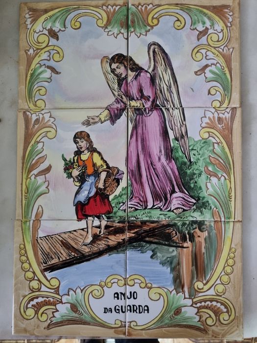 Painel de azulejos pintados à mão com o motivo Anjo da Guarda. Estado Novo.