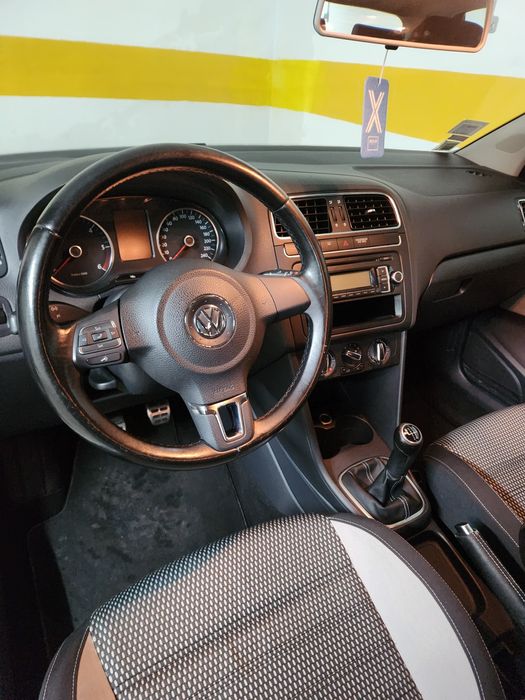 Polo cross motor 1.6 TDI só 144.000 km nacional impecável Aceito retom