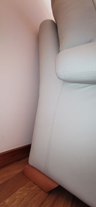 Sofá em pele genuína