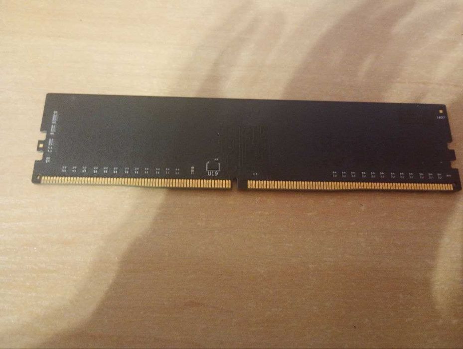 Модуль памяти для компьютера DDR4 4GB