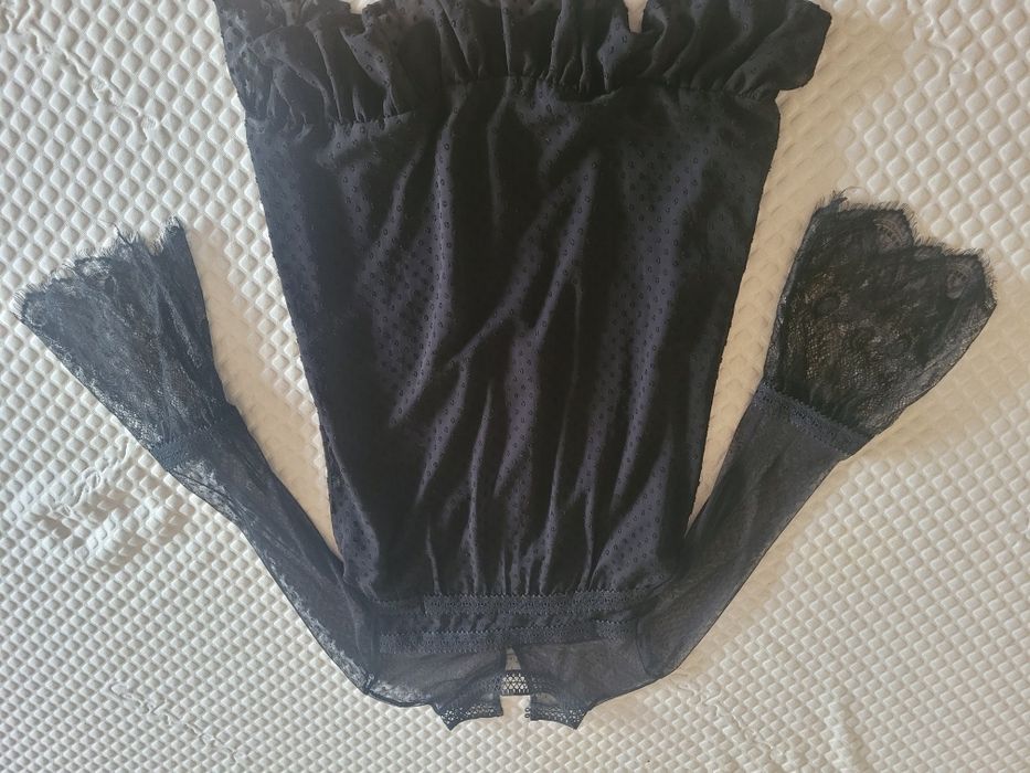 Sukienka koronkowa z halka