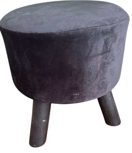 Banco pequeno em veludo preto