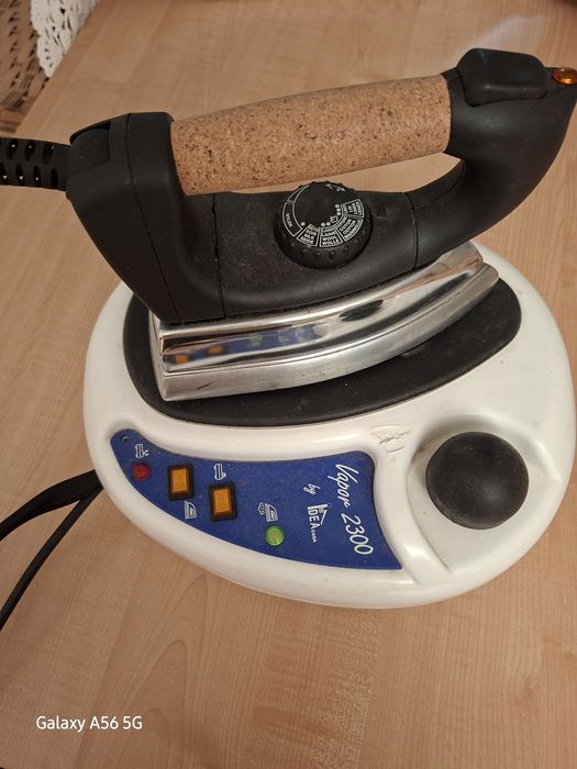 Ferro a vapor com caldeira