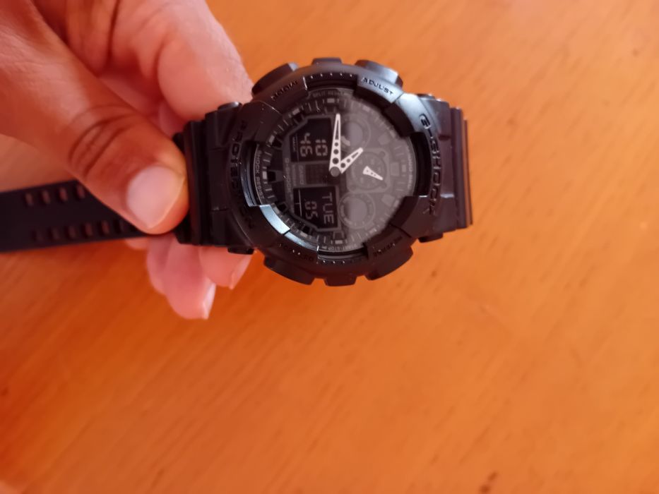 Relógio G - Shock GA-100 novo em bom estado