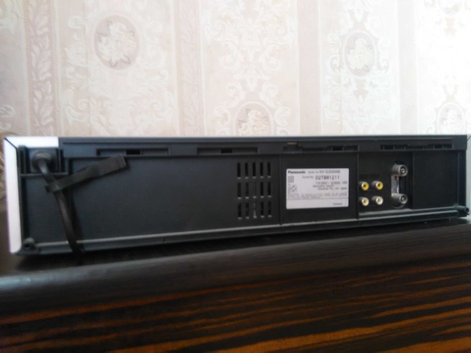 Видеомагнитофон Panasonic NV-SJ500 (пр-во Япония)
