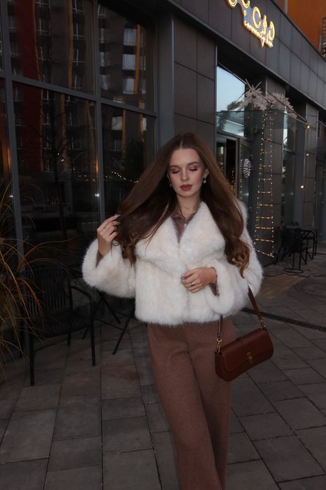 Шуба біла зимова