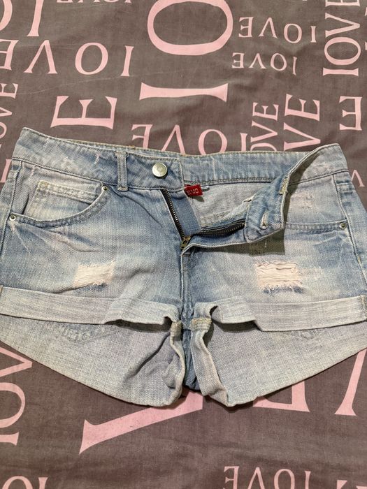 Джинсові шорти, спідниці