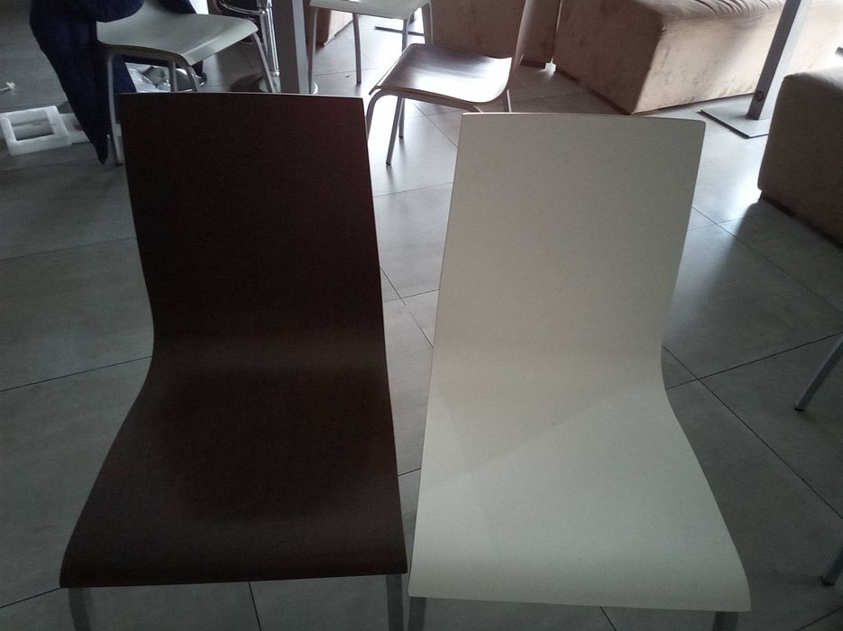 Conjunto de mesa e cadeiras