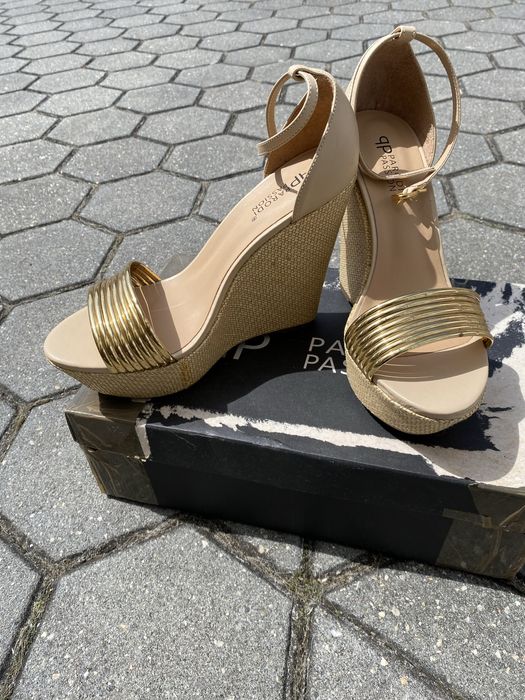 Sandálias da parodi