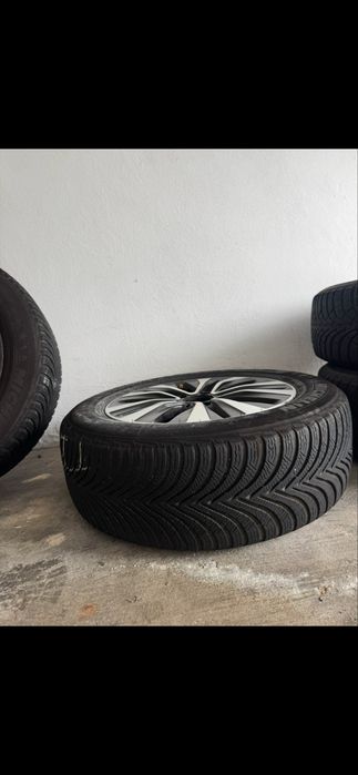 Ajantes e pneus de origem mercedes classe a w177