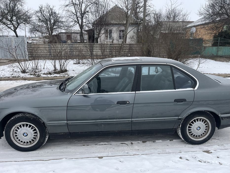 Продам Бмв е34 м20б20 торг присутній