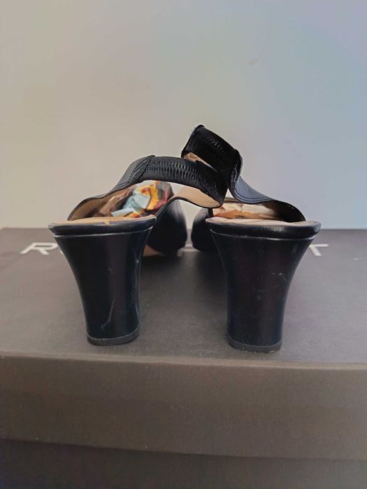 Vendo Sapatos clássicos de senhora