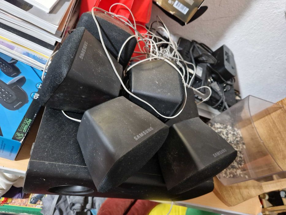 Sistema de som SAMSUNG SURROUND com subhuffer