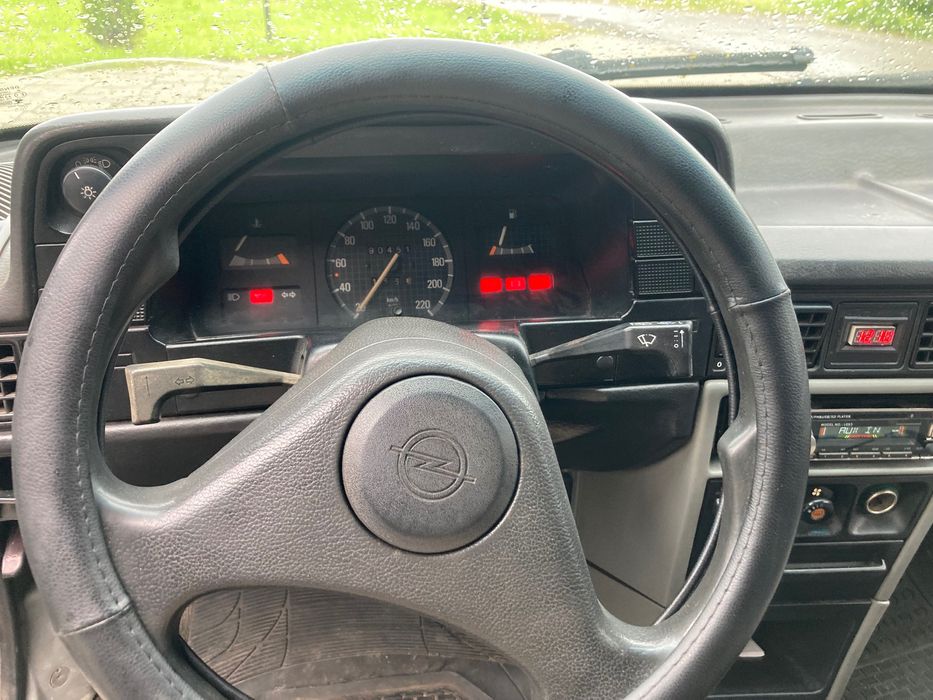 Opel Kadet 1988 1.3 бензин