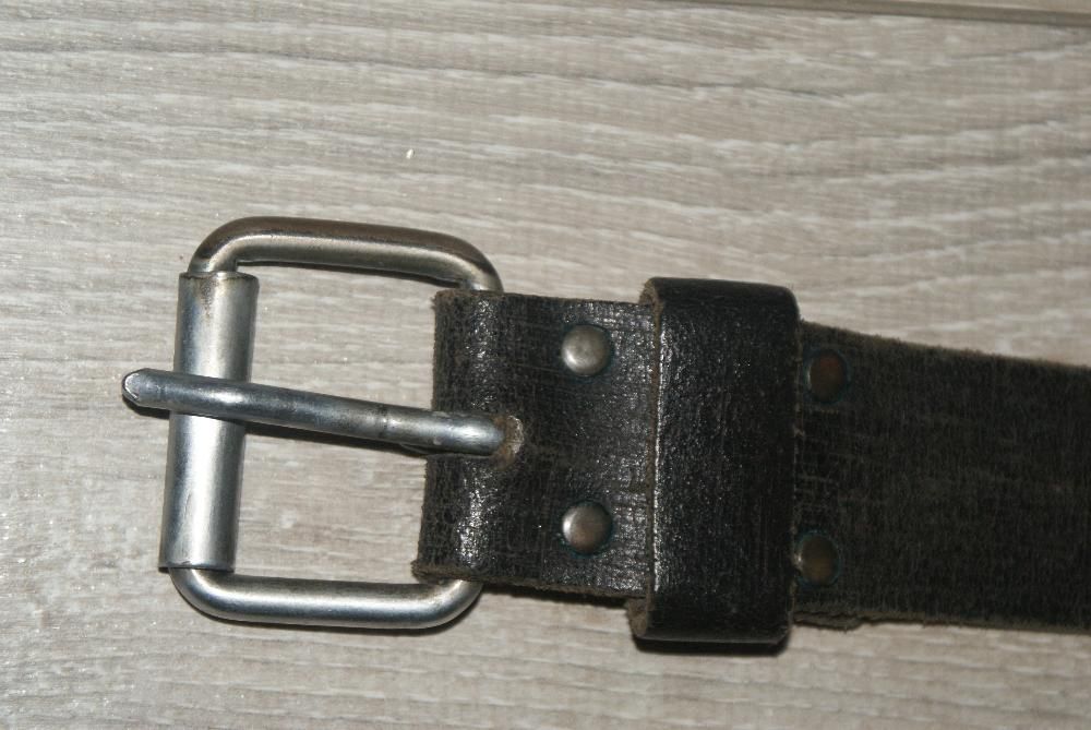 Pas czarny skórzany, zakupiony w Niemczech- długość z klamrą 106cm