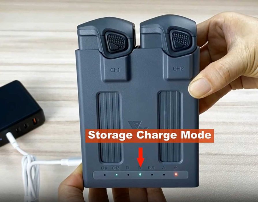 Mavic 4 Pro. Зарядний хаб(зарядний пристрій) для батарей