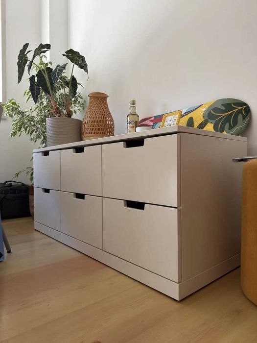 Cómoda IKEA NORDLI branca com 6 gavetas