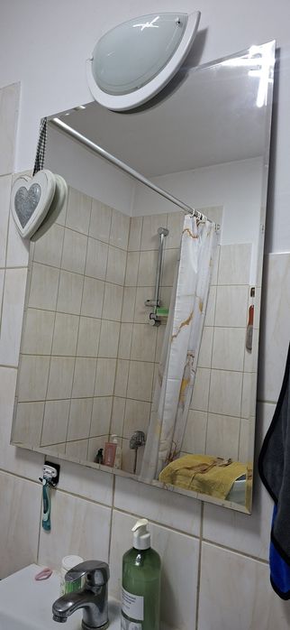 Lustro na ścianę do łazienki