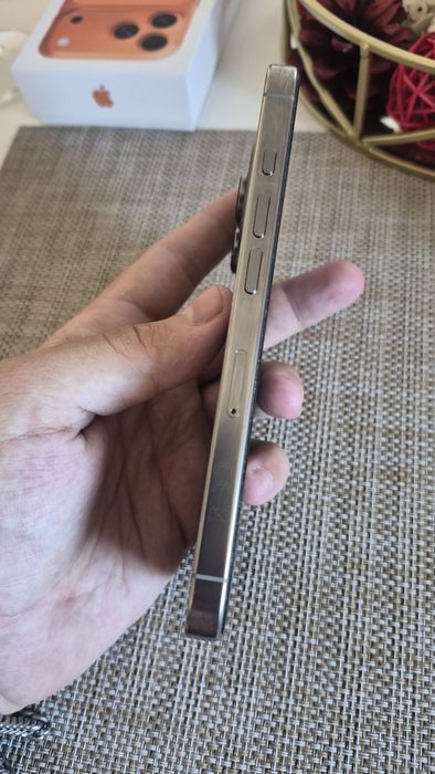 Iphone 16 pro sem riscos nada a apontar