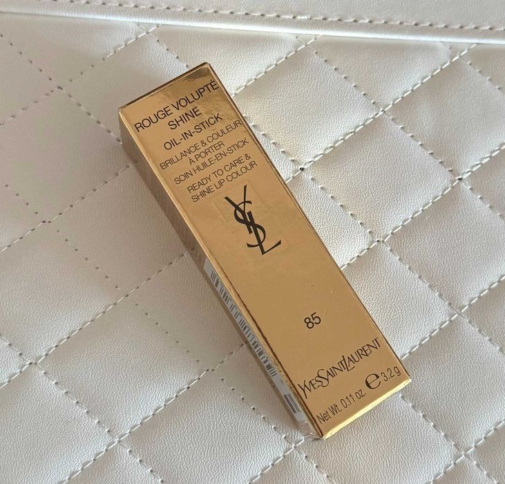 Batom Yves Saint Laurent Rouge Volupté Shine Oil-in-Stick nº85