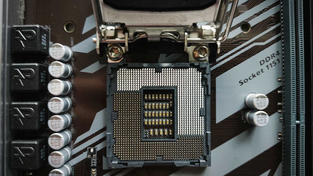 Gigabyte Z390 D (s1151-V2, Intel Z390