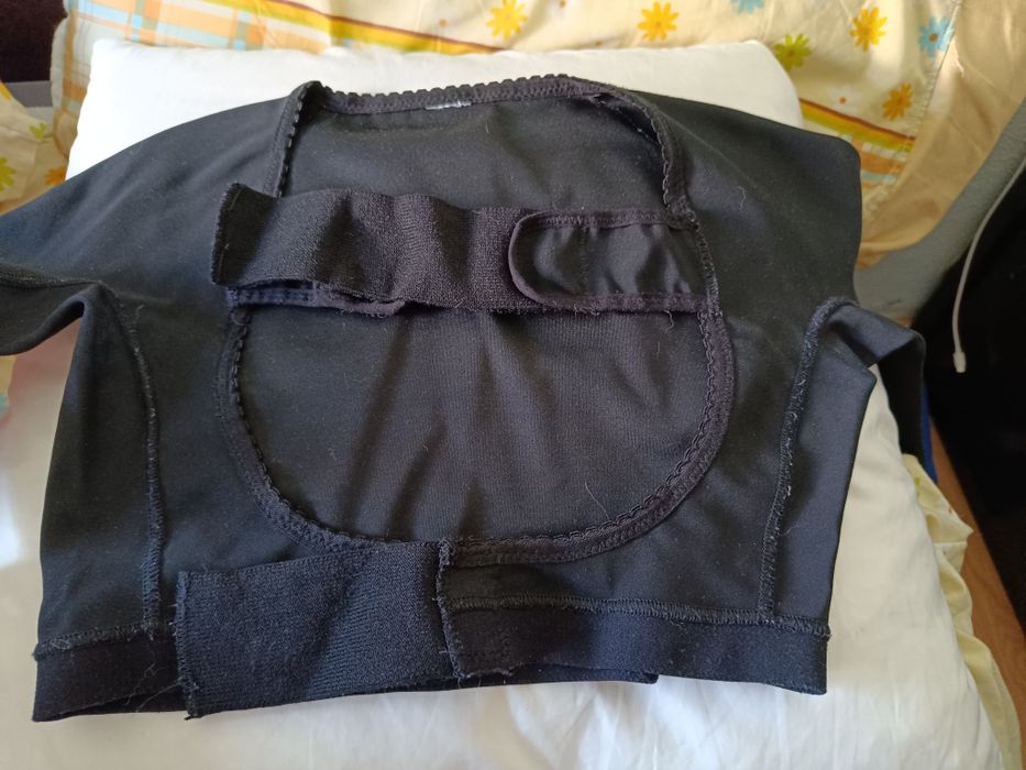 Colete pós operatório  remoção peles braços