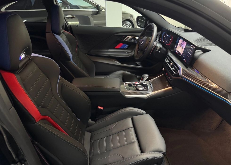 BMW M2 Coupé (G87) Aut. — Full Carbono & M Drivers Package — Configuração Exclusiva