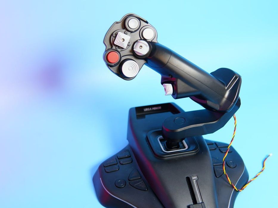 WINWING URSA MINOR Space HOSAS — правосторонний джойстик для управлени