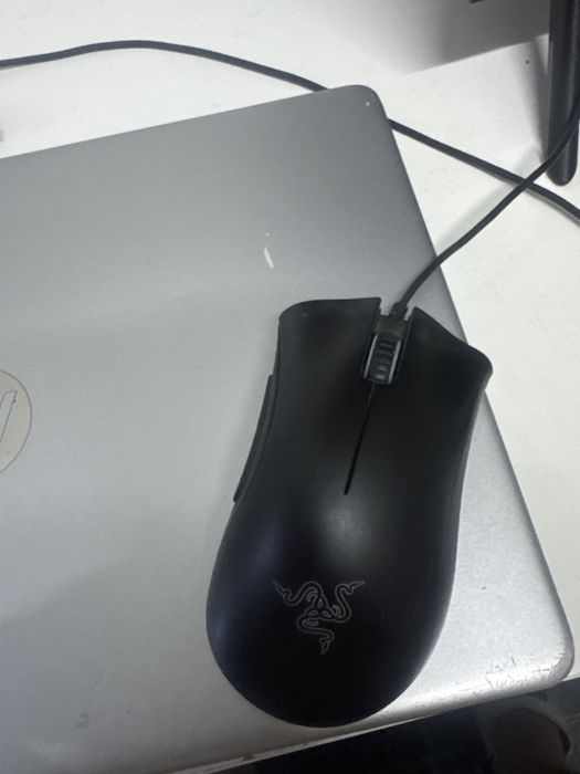 Notebook HP i5 (rato está incluso)