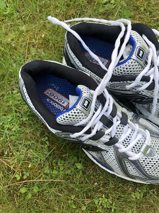 Buty sportowe new balance  1906