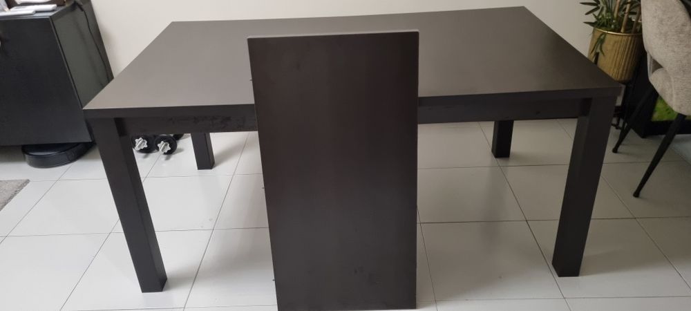Mesa de jantar extensível em wengué (preto/castanho))
