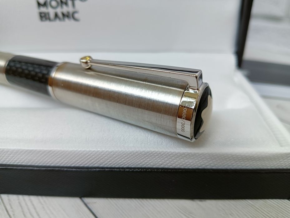 Кулькова металева ручка роллер Махатма Ганди карбон