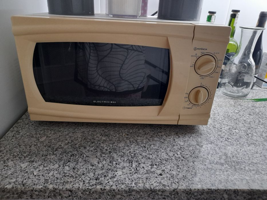 Microondas cor beje
