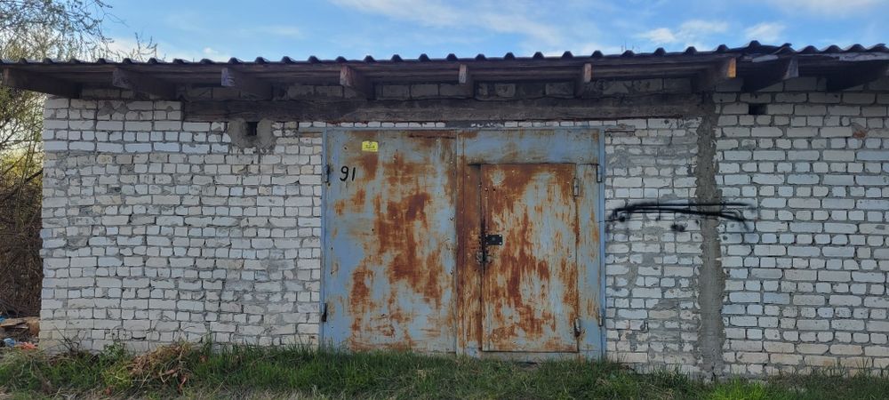 Продам великий капітальний гараж