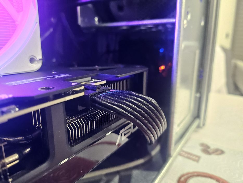 PC Gaming/Workstation 12600KF/RTX 5070/16GB DDR4/1TB NVMe