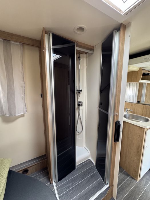 Aluguer de autocaravana de 4/6 lugares